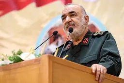 سرلشکر سلامی: سپاه برای حل مشکلات بندر شهید رجایی، کنار مردم است