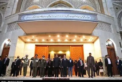 مادورو در حرم امام