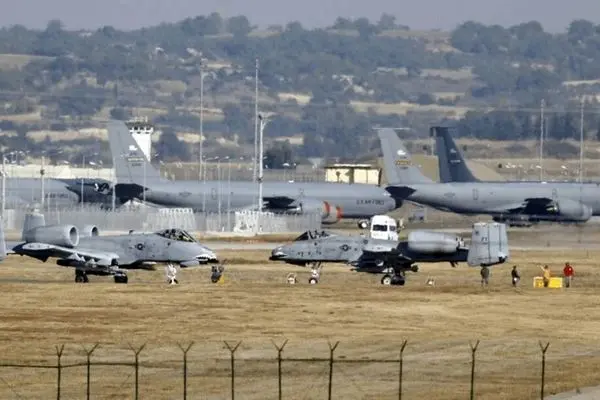 ۶۰ جنگنده تهاجمی آمریکا در نزدیکی مرز غربی ایران