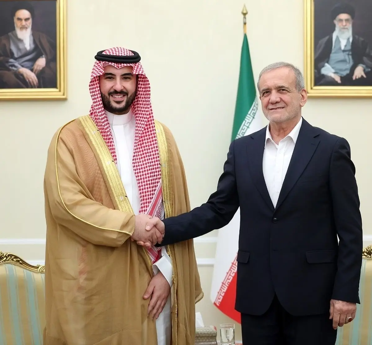 پیام‌های نهفته در سفر کم سابقه وزیر دفاع عربستان به تهران/ احتمال امضای قرارداد تفاهم ایران و آمریکا در ریاض