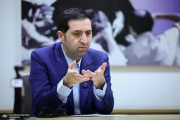 با شعارهای انقلابی، در حال حذف انقلابی‌های واقعی هستند