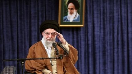 توصیه دلگرم کننده رهبر انقلاب به ملت ایران همراه با هشدار به آمریکا
