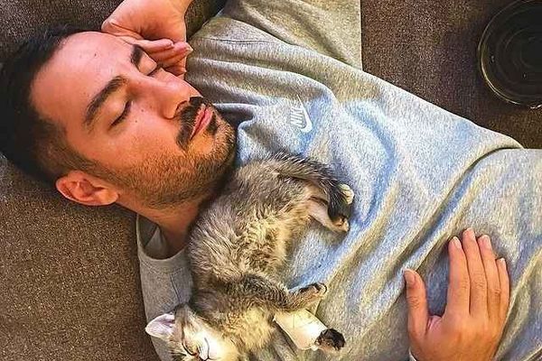 ماجرای دستگیری پدر همسر نوید محمدزاده چه بود؟