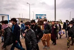  فرار شبانگاهی مردم و مسوولان افغانستانی به سوی ایران