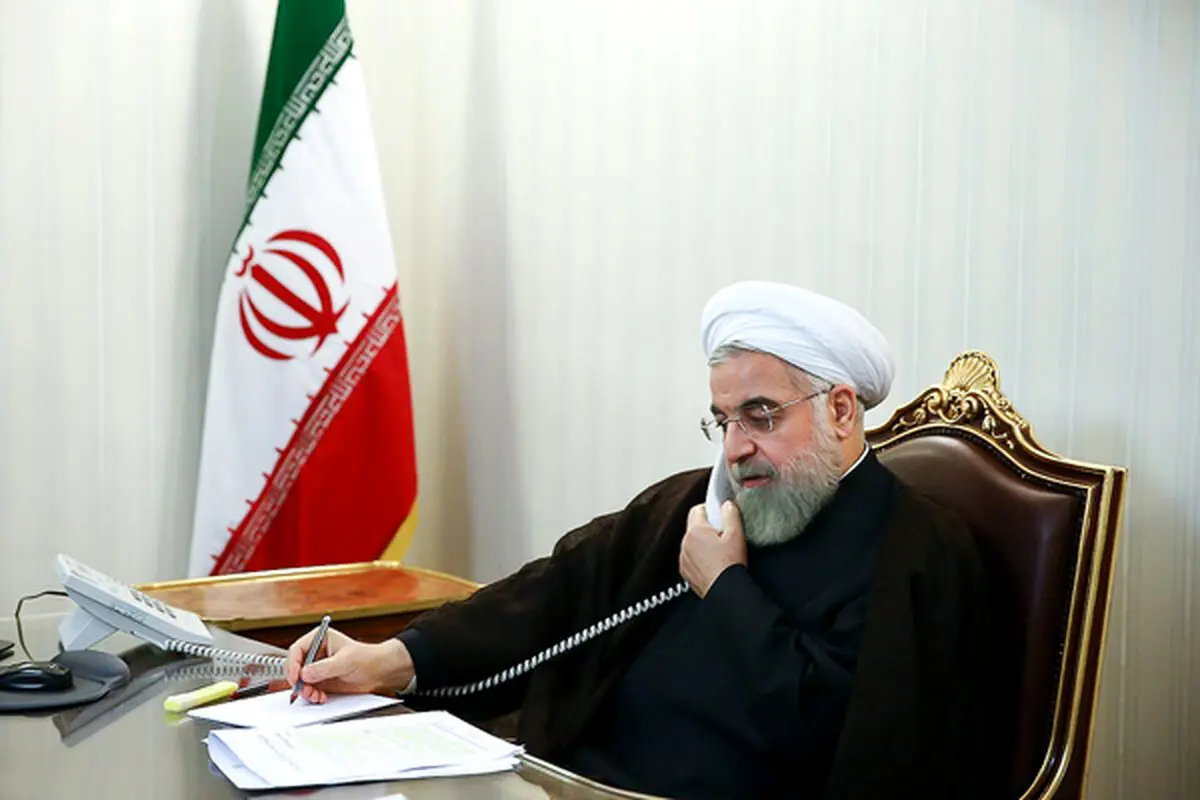 گفت‌وگوی تلفنی روحانی با رئیسی به مناسبت هفته دولت