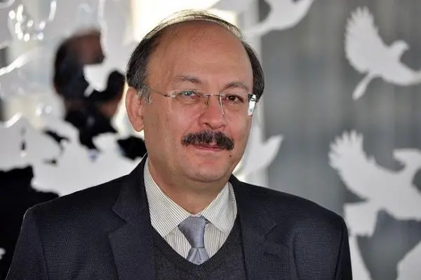 نیرو‌های انقلاب جلوی اولیگارش‌ها بایستند
