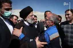 تصاویر رئیسی در ارس خودرو