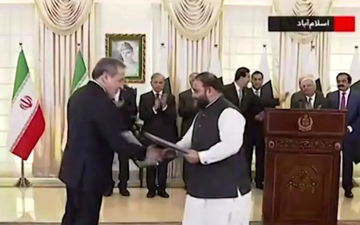 امضای ۱۲ سند همکاری میان ایران و پاکستان