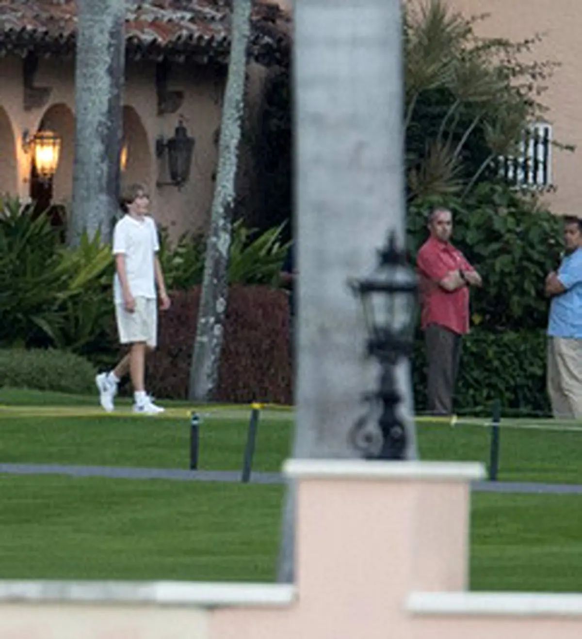 پسر 10 ساله دونالد ترامپ و محافظانش/تصاویر