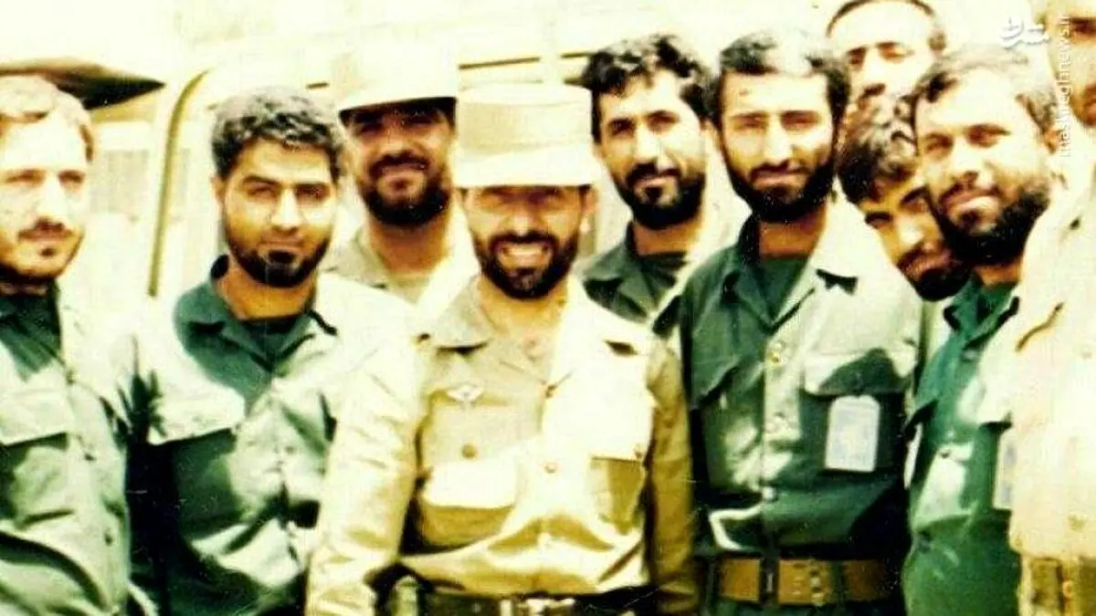 عکس یادگاری حاج قاسم و صیاد شیرازی در یک قاب