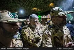 اشک‌های امیر پوردستان در تشییع پیکر شهدای مدافع حرم/ عکس