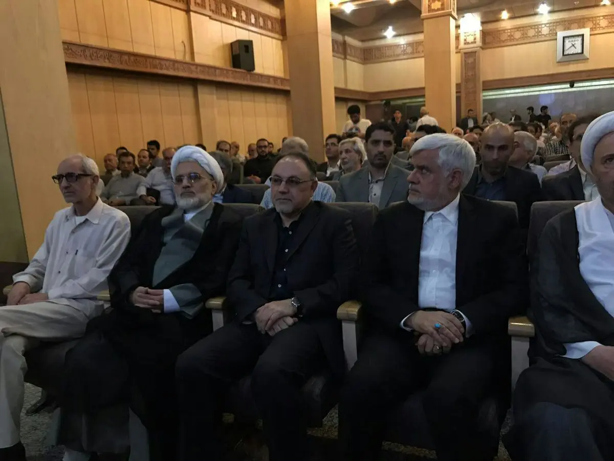 چهره‌های حاضر در مراسم ترحیم ابراهیم یزدی؛ از برادر روحانی تا بهزاد نبوی، عارف و ...