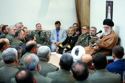 تصاوير: دیدار فرماندهان ارشد ارتش و جمعی از فرماندهان و کارکنان نیروی زمینی با مقام معظم رهبری