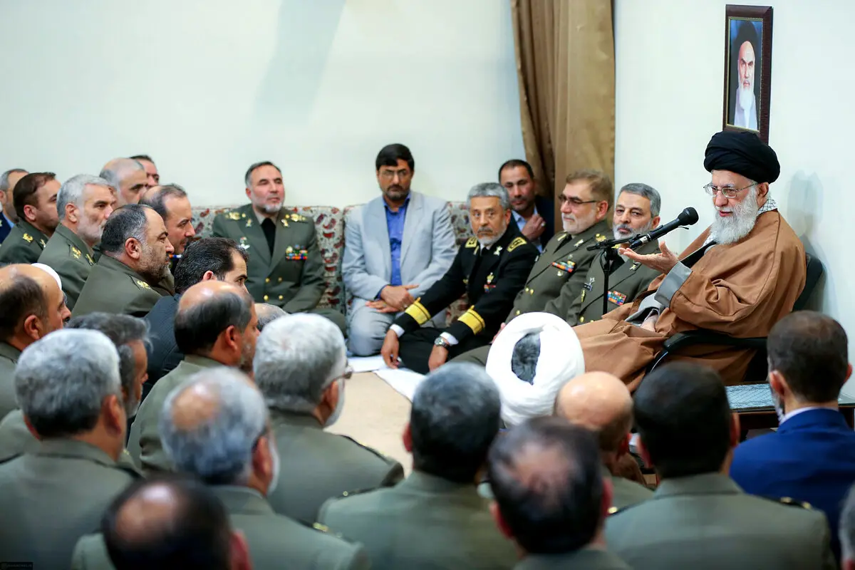 تصاوير: دیدار فرماندهان ارشد ارتش و جمعی از فرماندهان و کارکنان نیروی زمینی با مقام معظم رهبری