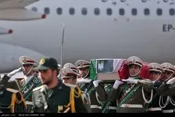 بازگشت و تشییع پیکر غضنفر رکن آبادی/تصاویر