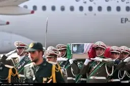 بازگشت و تشییع پیکر غضنفر رکن آبادی/تصاویر