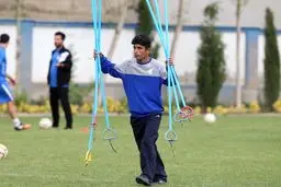 جیمی‌جامپ در تمرین استقلال نیزه به دست شد/عکس