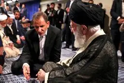 عکسی دیدنی از گفت و گوی مقام معظم رهبری و جهانگیری