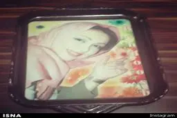 یک بازیگر روی سینی!/ عکس