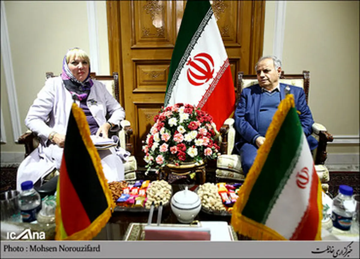 دیدار نایب رئیس مجلس آلمان با نمایندگان اقلیت‌های دینی مجلس به روایت تصویر