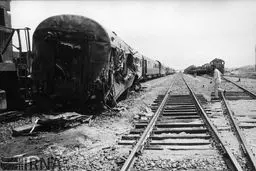 تصاویری از حمله رژیم صدام به قطار مسافربری خوزستان