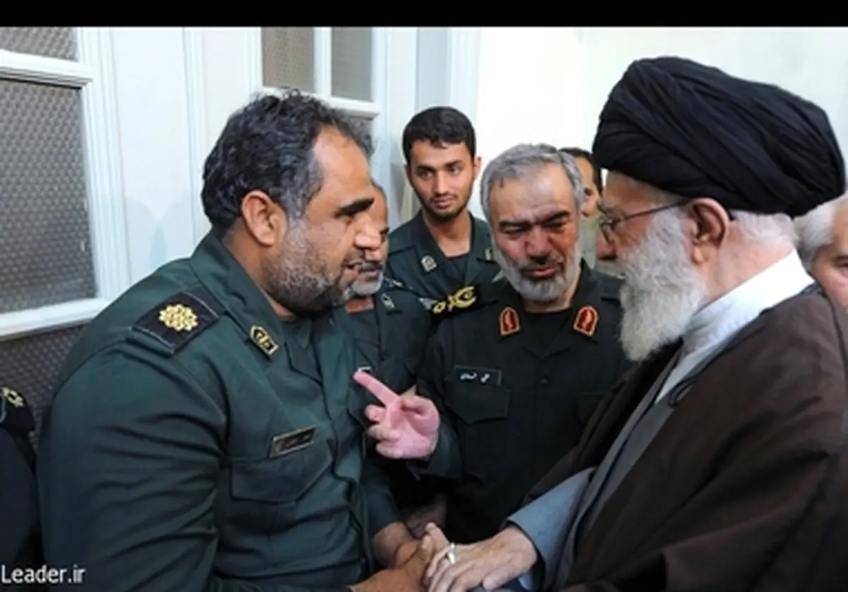 پاسداران بازداشت‌کننده آمریکایی‌ها در محضر رهبری /تصاویر