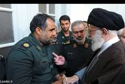 پاسداران بازداشت‌کننده آمریکایی‌ها در محضر رهبری /تصاویر