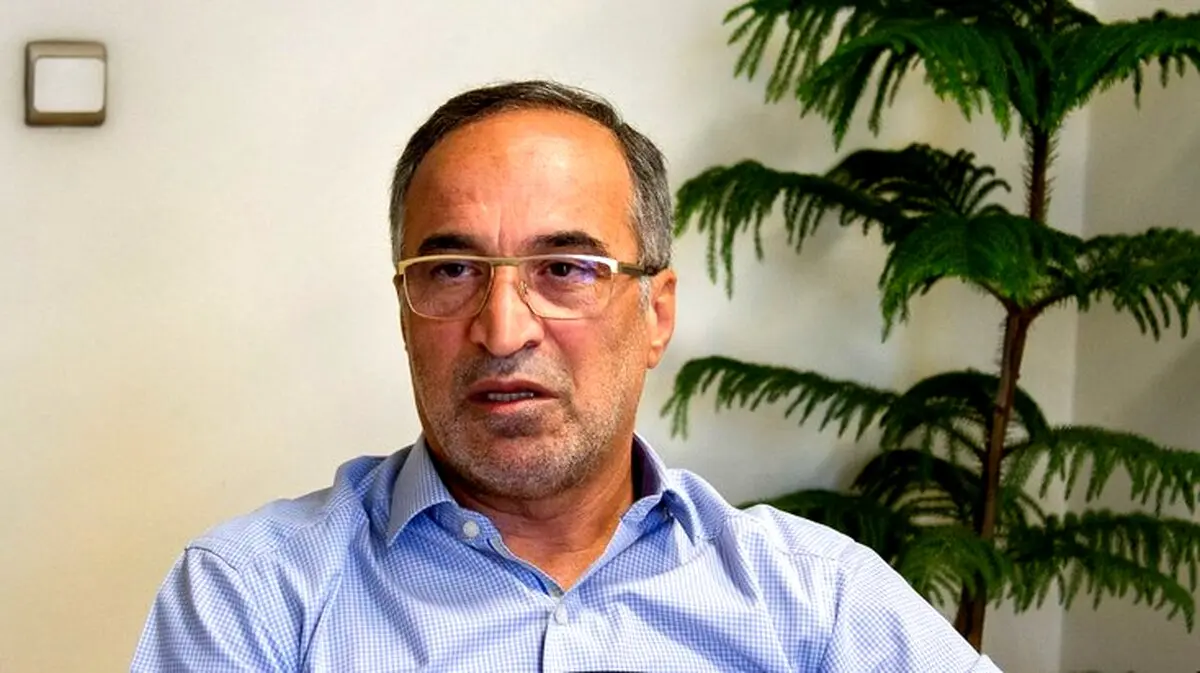 امیررضا واعظ آشتیانی: ضعف دولت روحانی دلیلي بر بالابودن رأی احمدی‌نژاد نیست/ ممکن است نیروهای پایداری از احمدی‌نژاد حمایت کنند/ از سال96 تا کنون تغییری ایجاد نشده که احمدی‌نژاد تأییدصلاحیت شود/ انگار احمدی‌نژاد فراموش کرده که در دوران ریاست‌جمهوری‌اش چه ا