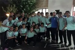 عکس یادگاری بازیکنان تیم ملی نوجوانان با کی‌روش + عکس