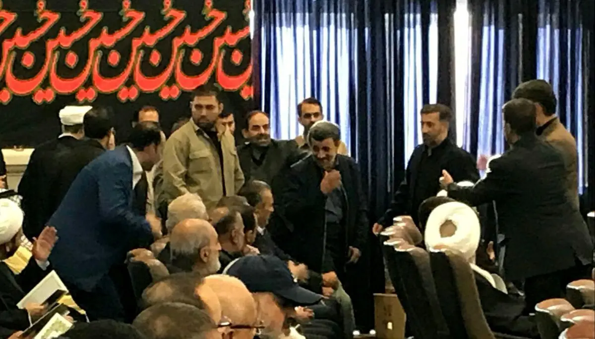 حضور احمدی نژاد در مراسم ترحیم پدر سردار قاسم سلیمانی/غمس