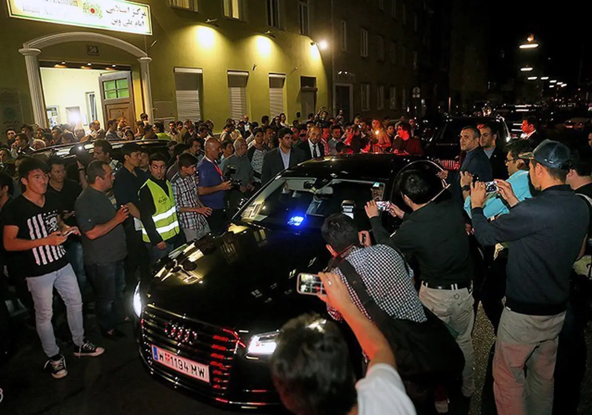 ظریف در وین چه ماشینی سوار می‌شود؟/ عکس