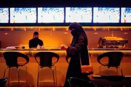 بلومبرگ خبر داد:مشروبات الکلی در عربستان آزاد می شود!