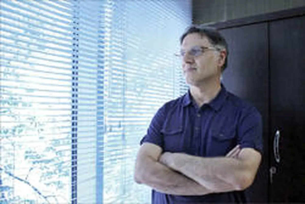 تاجیک: دولت دچار نوعی اختگی، اصلاح‌طلبان دچار نوعی نازایی و انفعال و اصولگرایان دچار بحران مقبولیت اند/ شرایط برای ورود نیروهای نظامی و امنیتی به عرصه‌ سیاست بیش از هر زمان دیگری فراهم می‌شود/ تغییر نظام ریاستی به پارلمانی یعنی انحلال مردم