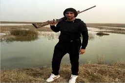 ‫اسلحه کشی بازیکن معروف استقلال‬‎/عکس