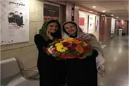 لیندا کیانی در کنار گلاب آدینه/ عکس