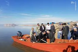 عکس/ بازدید جهانگیری از دریاچه ارومیه