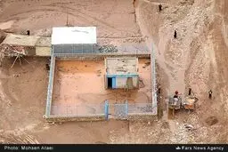 حاشیه‌های امدادرسانی به سیل‌زدگان لرستان/تصاویر