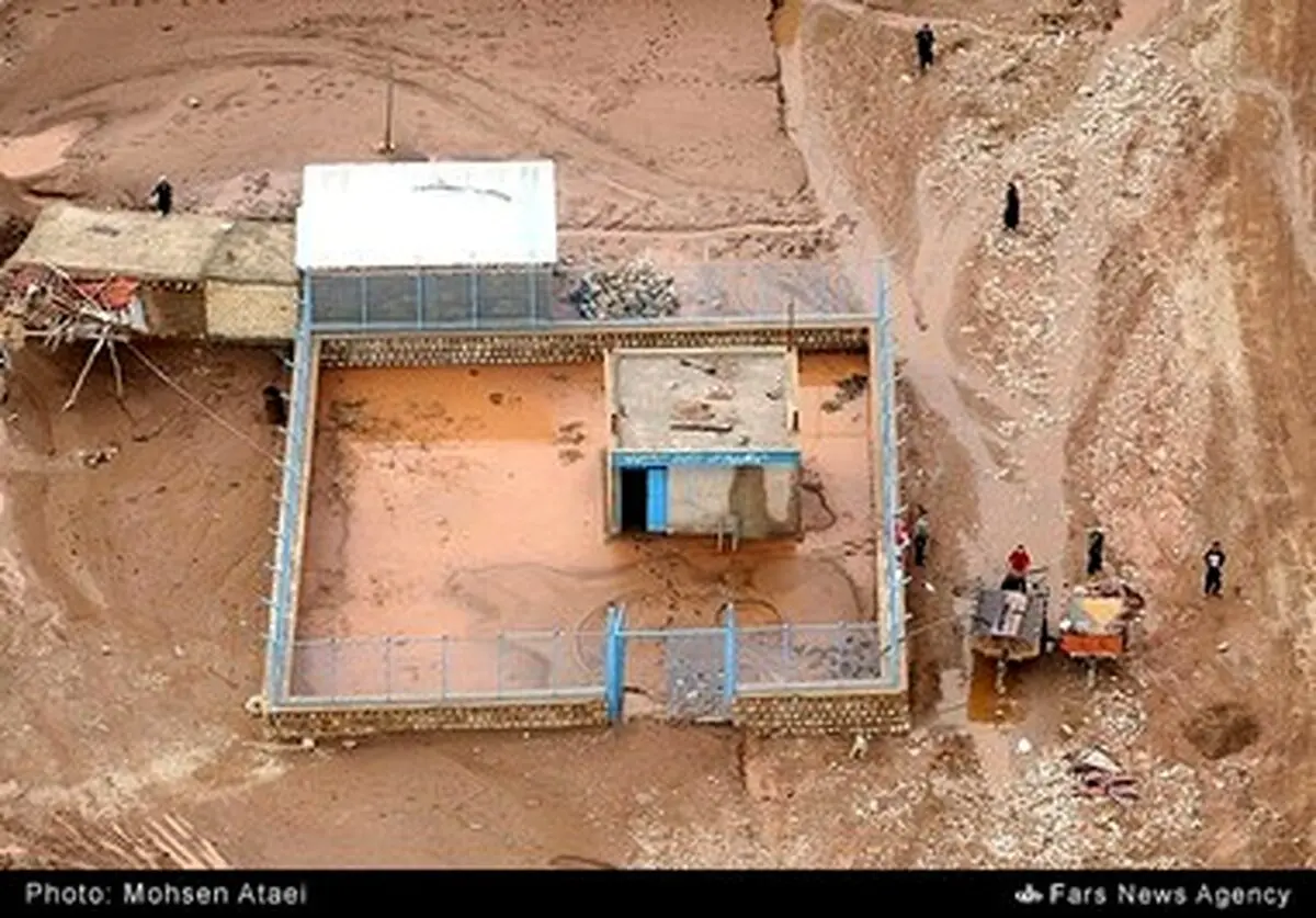 حاشیه‌های امدادرسانی به سیل‌زدگان لرستان/تصاویر