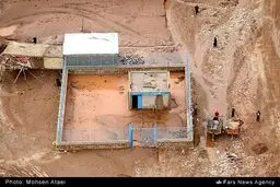 حاشیه‌های امدادرسانی به سیل‌زدگان لرستان/تصاویر