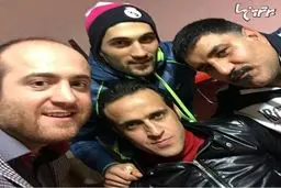 سلفی علی کریمی و پیام صادقیان/ عکس