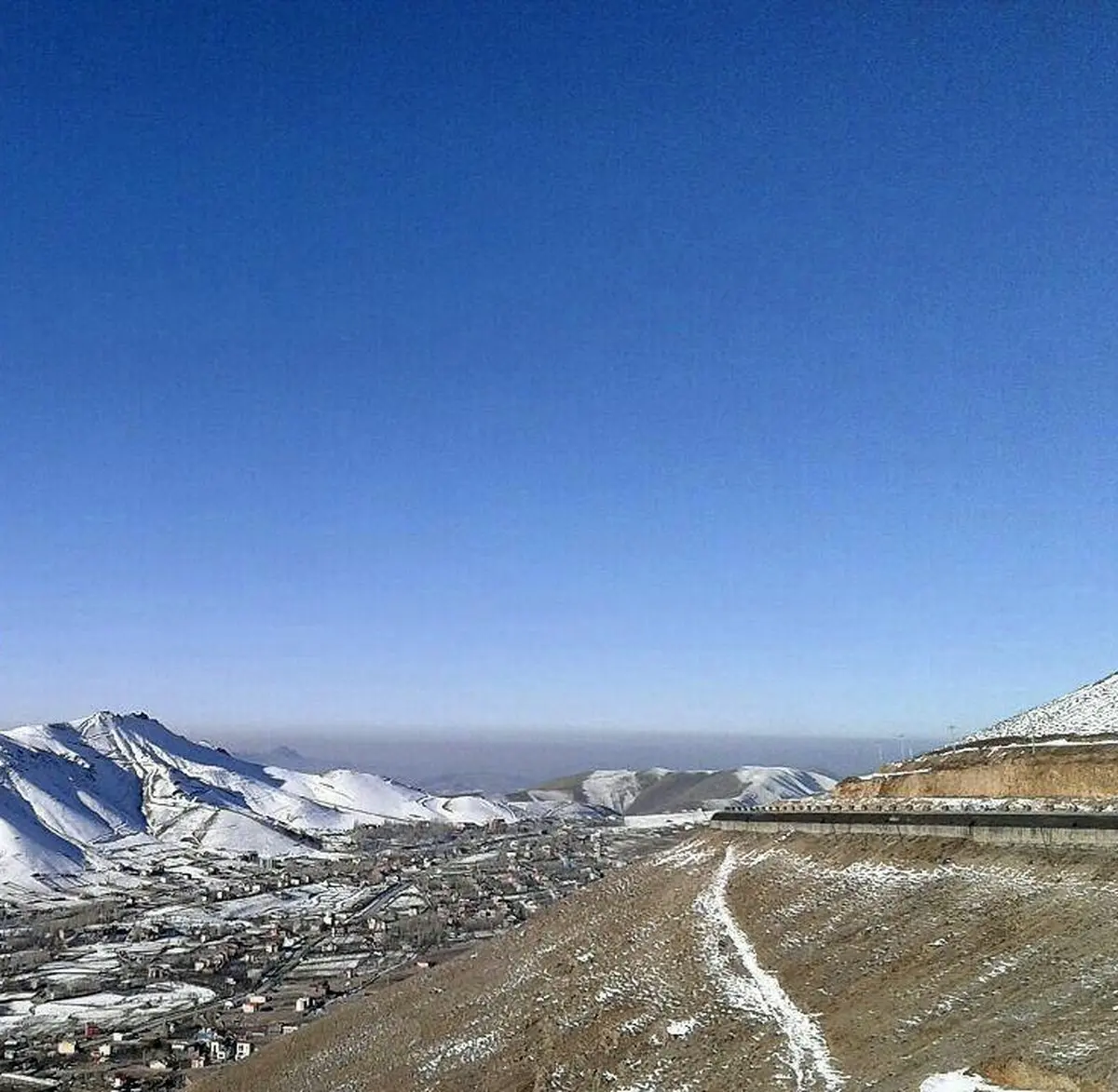 نمایی از آلودگی هوای تهران از جاده هراز / عکس