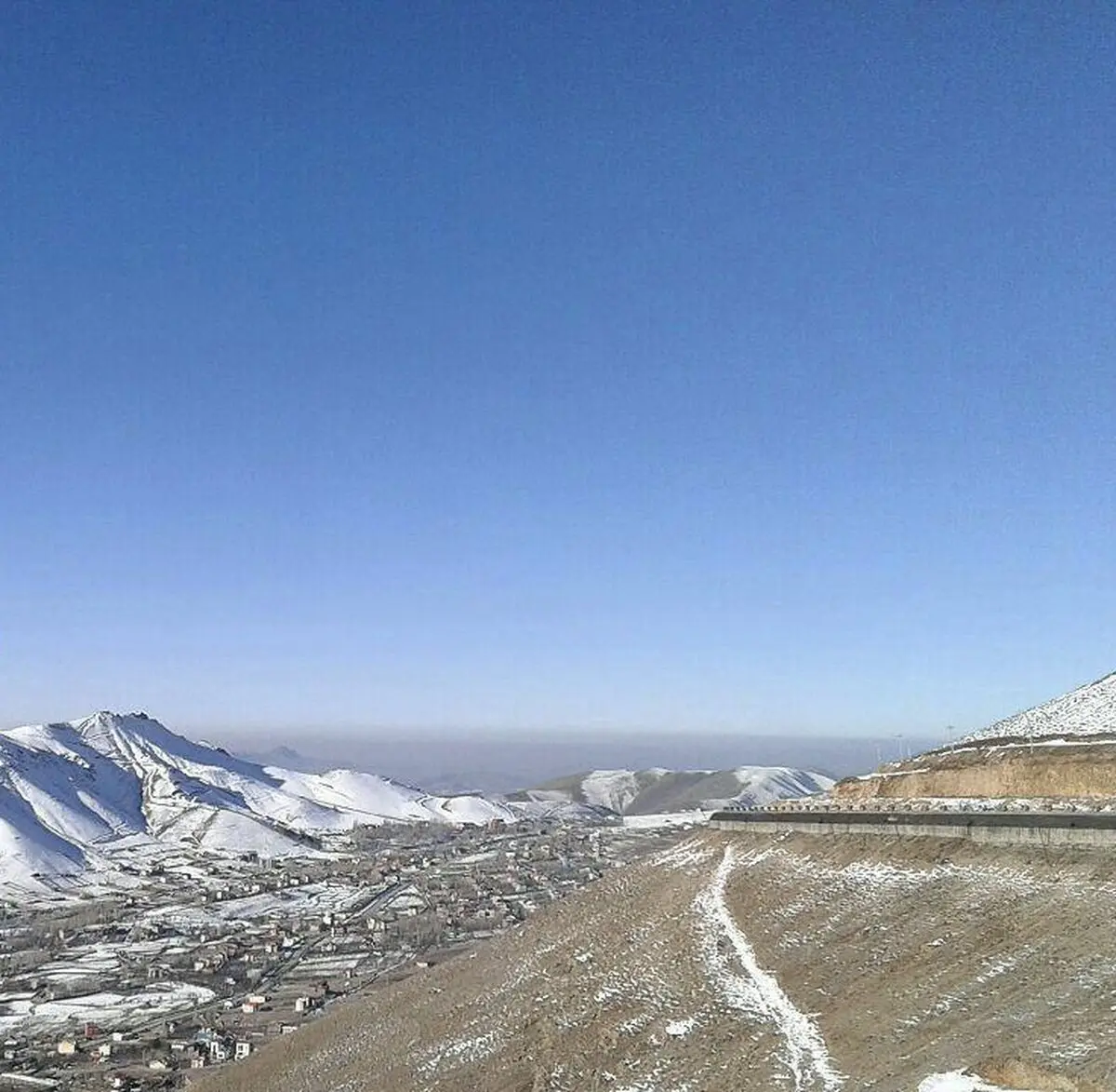 نمایی از آلودگی هوای تهران از جاده هراز / عکس