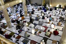 عکسی جالب از نماز عید فطر در اندونزی