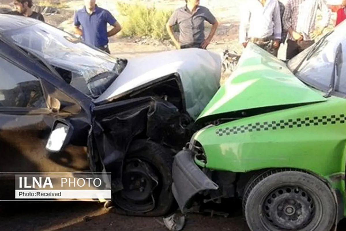 مصدومیت ۱۰ دانش‌آموز در تصادف سرویس مدرسه