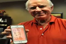 آیفون پس از سقوط از هواپیما/عکس