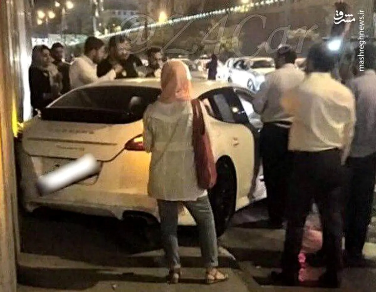 تصویری از تصادف ماشین میلیاردی در اتوبان آیت‌الله هاشمی رفسنجانی