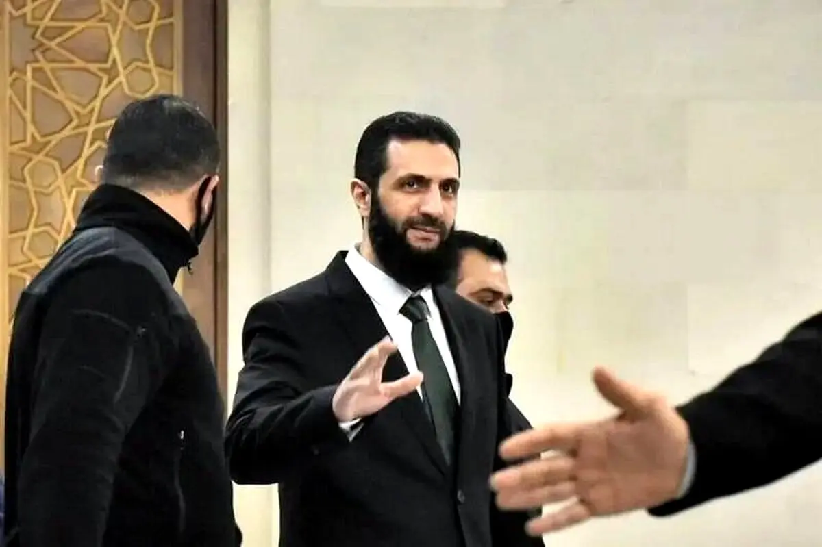 برافراشته شدن پرچم سوریه جدید در عربستان