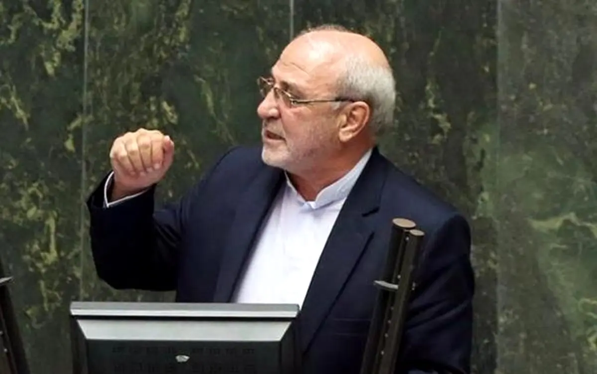 دفاع باورنکردنی حاجی دلیگانی از سیلی زدن عنابستانی به سرباز/ ناجا باید عذرخواهی کند !