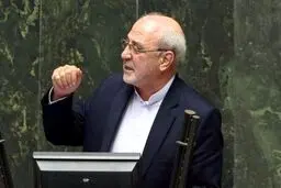 دفاع باورنکردنی حاجی دلیگانی از سیلی زدن عنابستانی به سرباز/ ناجا باید عذرخواهی کند !