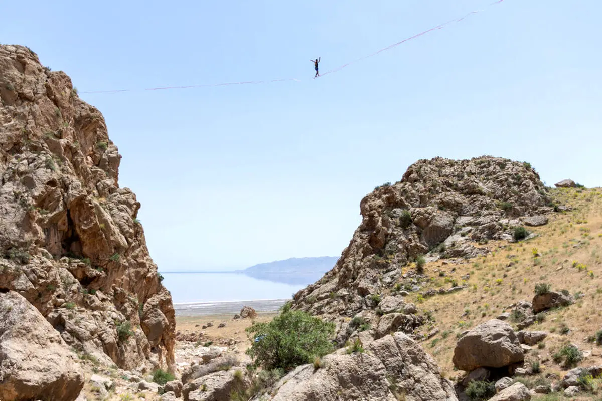 هيجان بندبازي بين صخره ها را اينجا تجربه مي كنيد + عكس